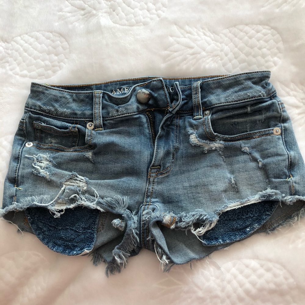 American Eagle shorts with lace pockets
